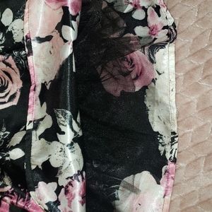 Two piece short dress size 3 (JUNIORS), Color black, white, and pink